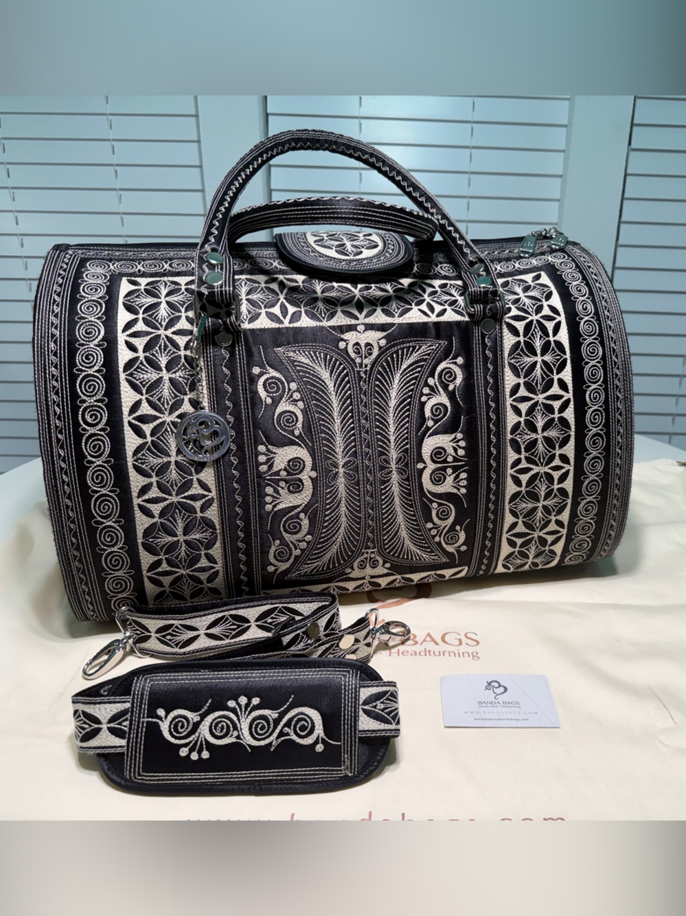 Banda Bags Hitaman Weekender Bag with Detachable Shoulder Strap